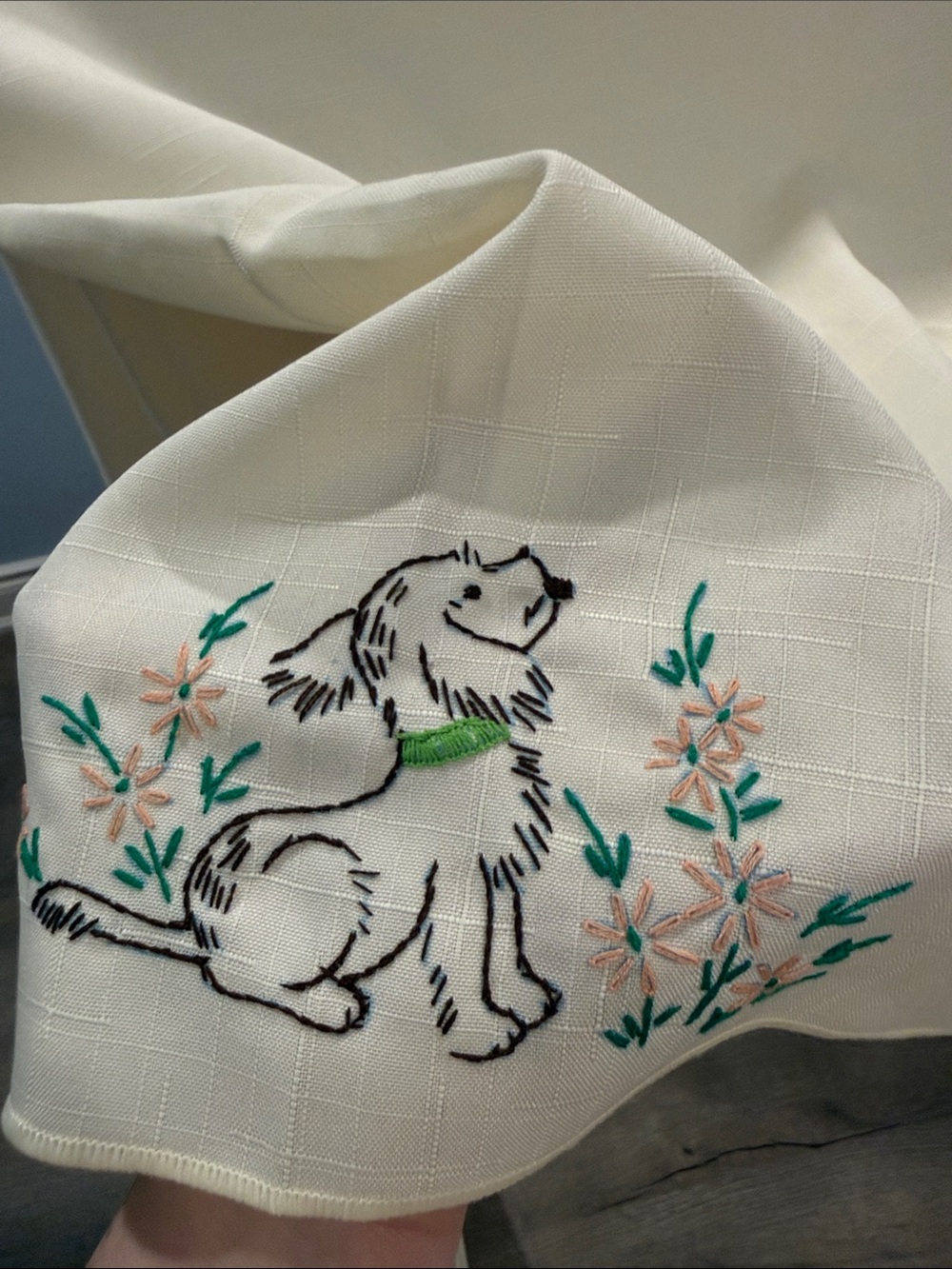 60x100inches  Embroidered Kitten/Dog Trio Vintage Table Cloth